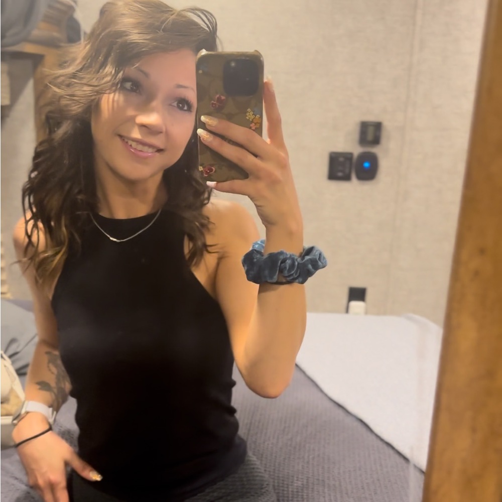 Meet your Posher, Cortney